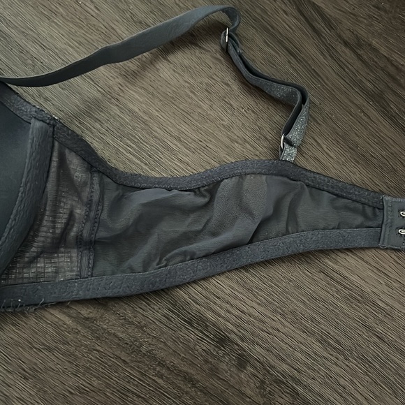 Brand new Victoria Secret bra - Picture 6 of 9